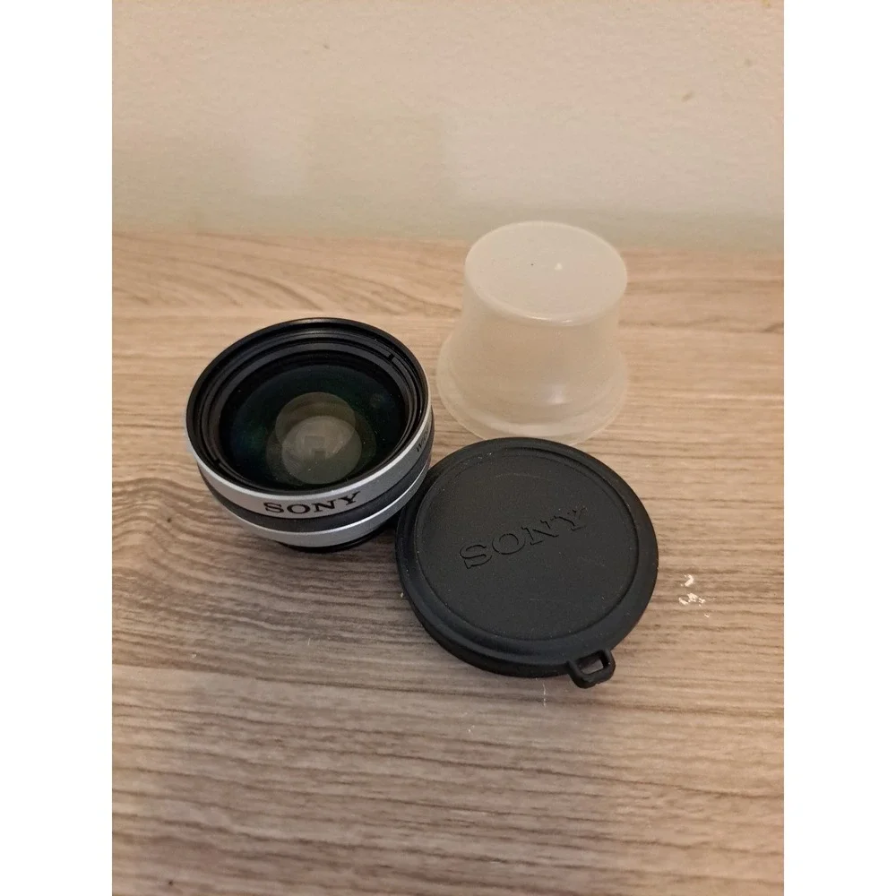 Sony VCL-DH0730 Wide Conversion Lens (x0.7) | For Cyber-shot Digital Cameras